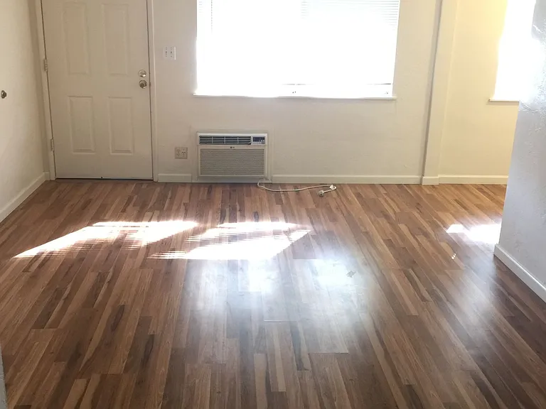 Phoenix Apartments — Photo 9