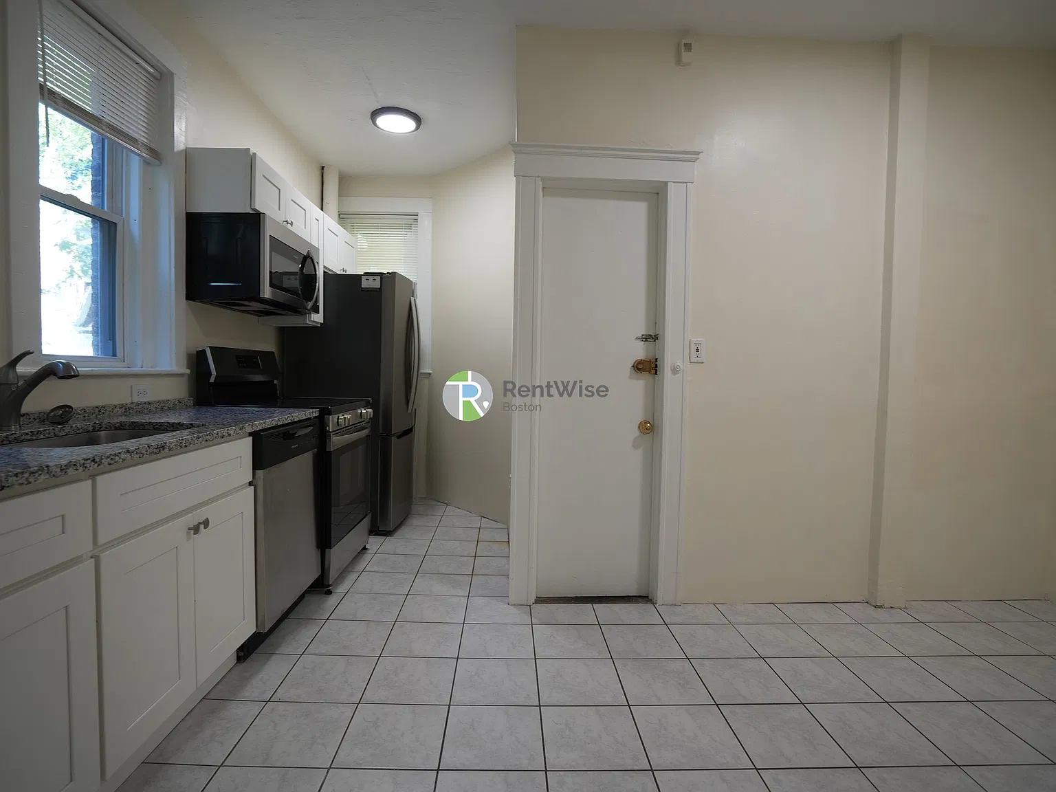 3 bed, 1.0 bath, $3,200 — Photo 4
