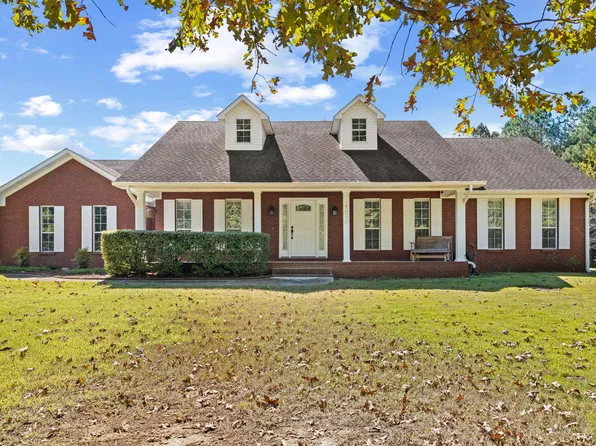 143 Hillview Dr, Mooreville, MS 38857