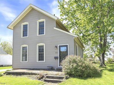 1021 Center St, Grafton, OH, 44044