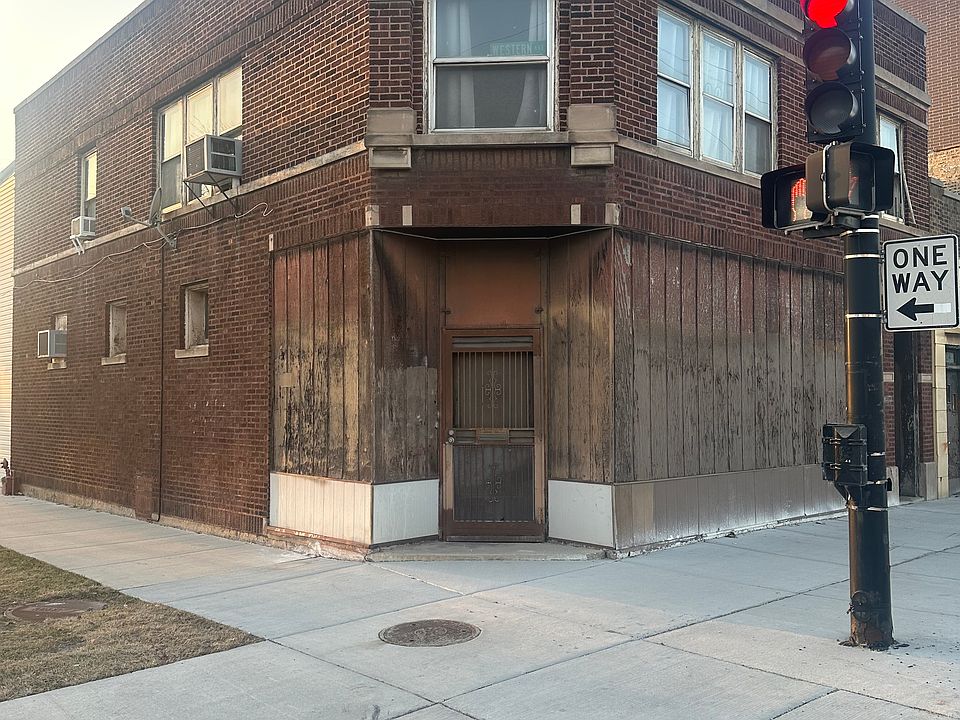 1st image of 4200 N Western Ave #2