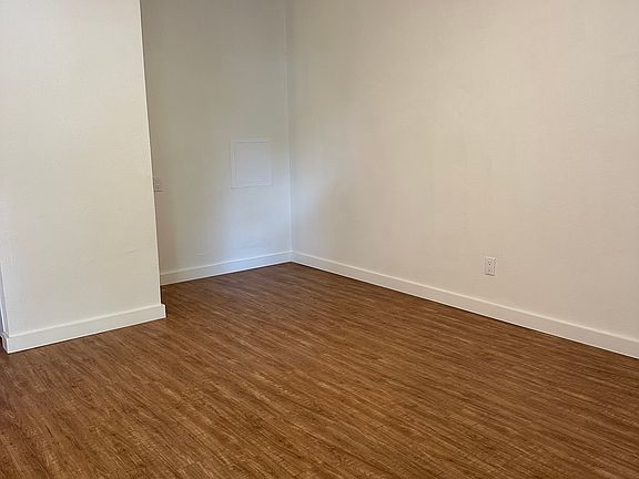 5th image of 516 Harvey St