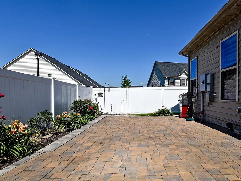 24855 Helms Ter — Photo 26