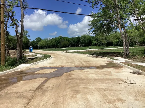 113 Iron Horse Ln, Denison, TX 75020