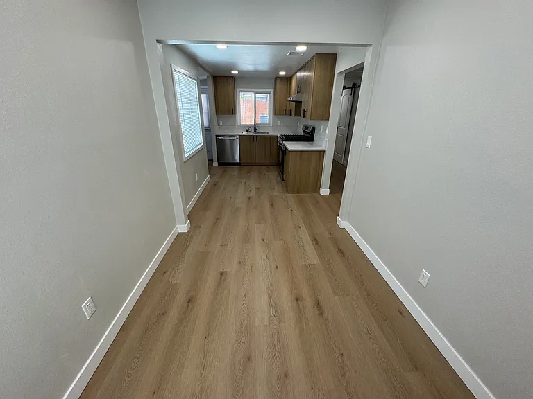 8932 Grand Ave — Photo 28