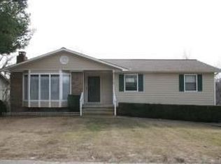910 Meadowhaven Ave, Harrison, AR 72601