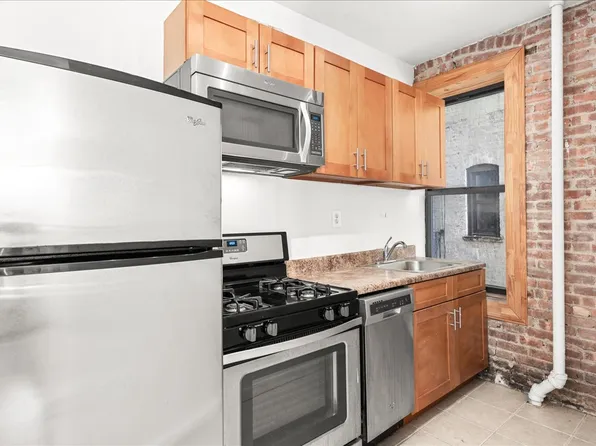 256 Pacific Street 9 image 3 of 9
