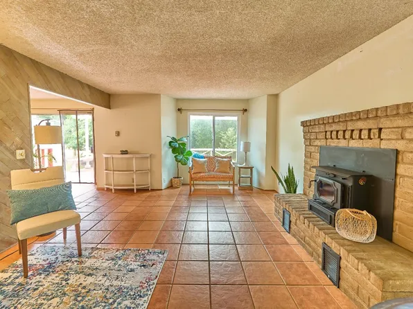 520 Seely Ave, Aromas, CA 95004