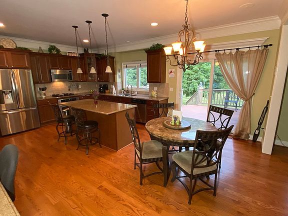 5th image of 6388 Sunset Dr