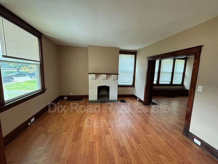 11169 Maple St — Photo 8