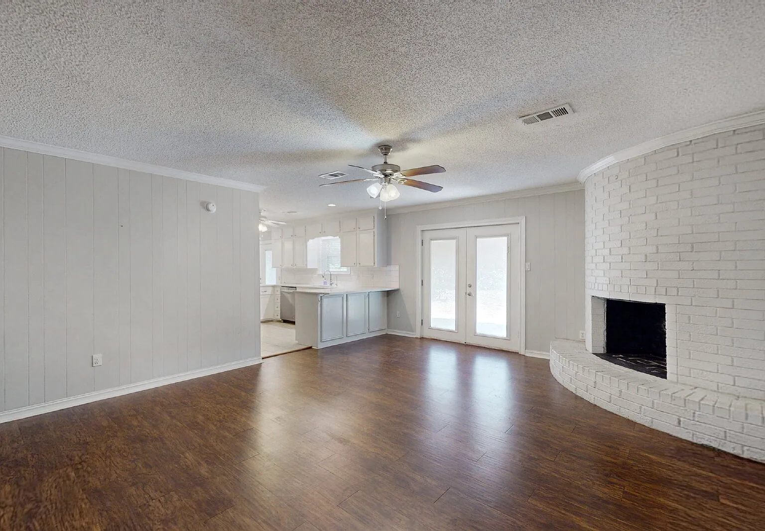 5 bed, 3.0 bath, 2148 sqft, $2,700 — Photo 4