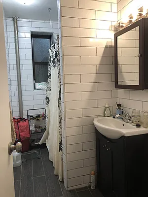 Rented by Lang Realty LLC | media 5