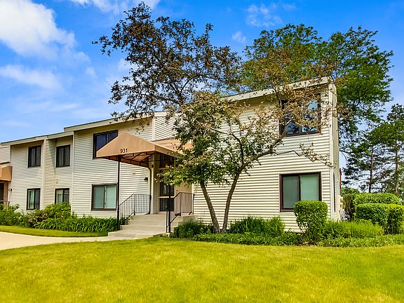 2nd image of 931 Market Ct APT 4A