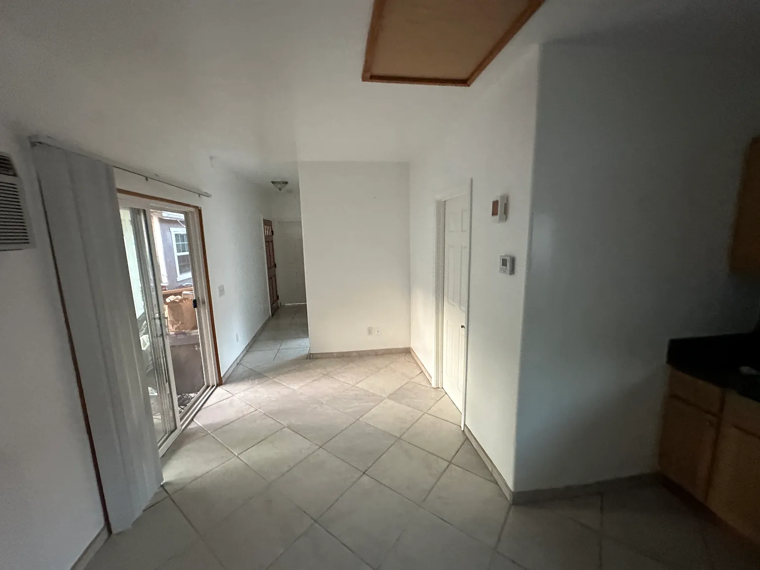 2 bed, 800 sqft, $2,700 — Photo 3