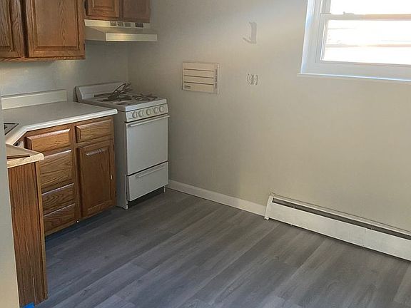 5th image of 221 Center Ave #7