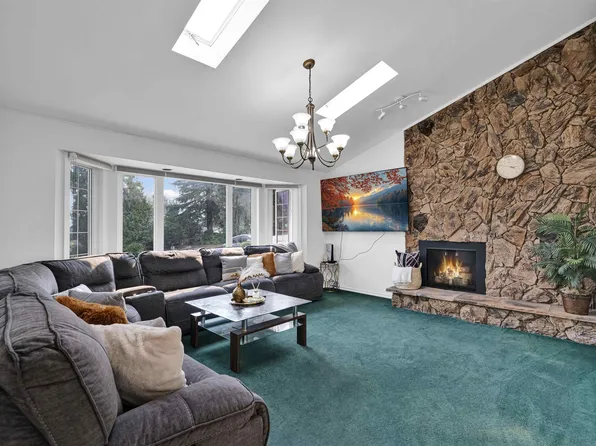 12921 Southridge Dr, Surrey, BC V3X 3C7