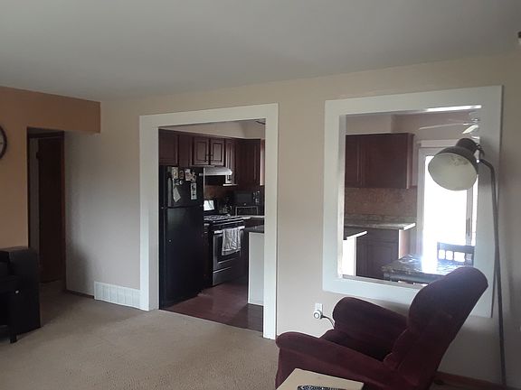 3rd image of 35755 Fernwood St