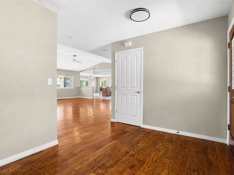 688 Willow Rd — Photo 15