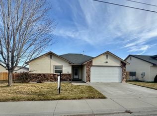 1110 SW Isaac Ln, Mountain Home, ID 83647