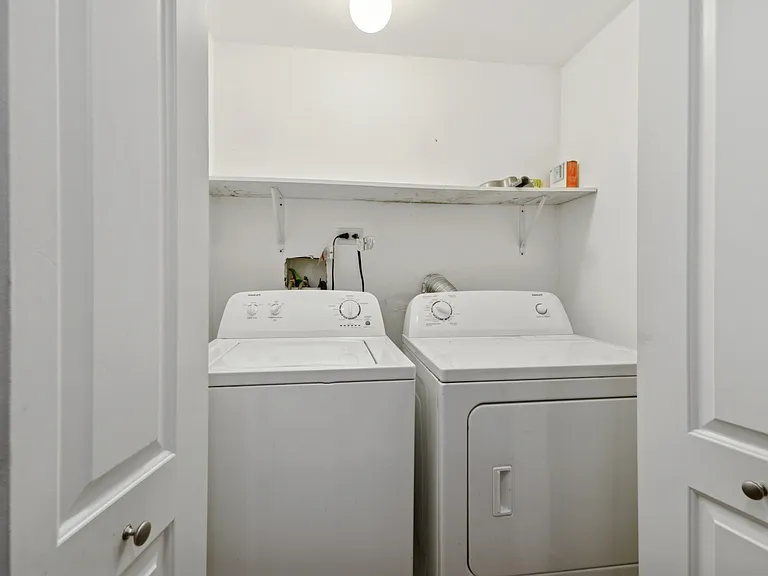 9222 S Laflin St — Photo 6