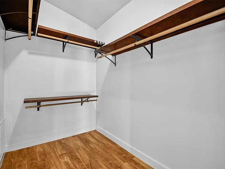 231 Wellington Dr — Photo 16