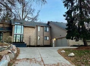 2856 Baltane Rd, West Bloomfield, MI 48323