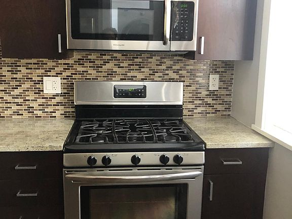 4th image of 4435 N Leavitt St #2N