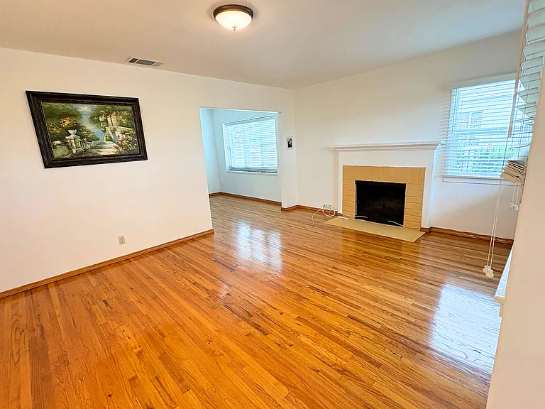 9520 Kennerly St — Photo 3