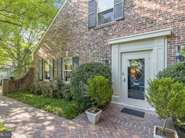 4423 Boxwood Rd, Bethesda, MD 20816