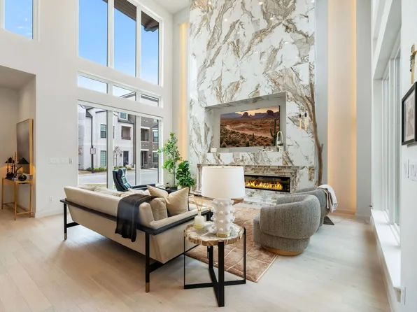 207 Morningside Dr, Roanoke, TX 76262