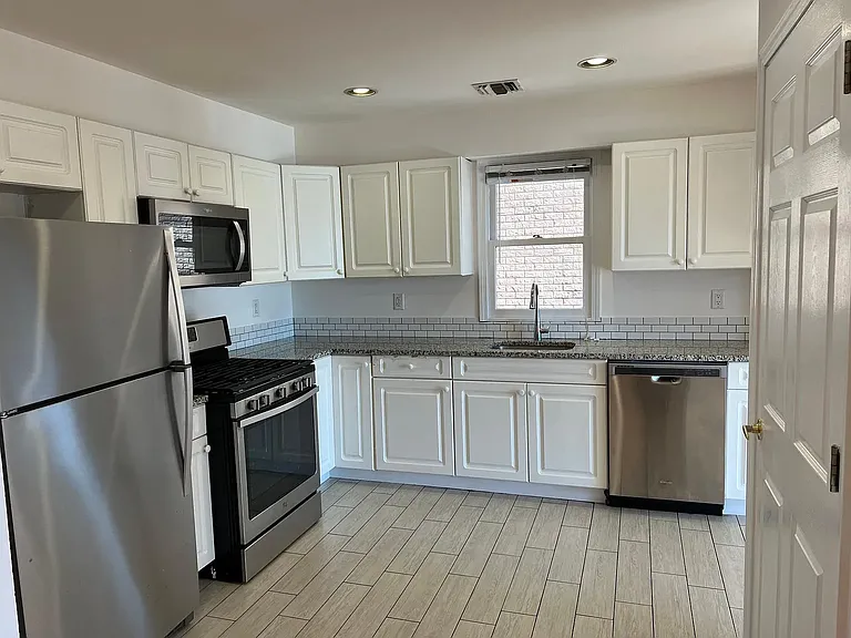 8905-8913 Riverside Pl #8911-1 — Photo 13