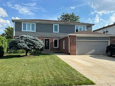 1107 E Ardyce Ln — Photo 1