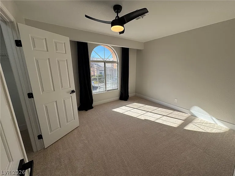 8464 Blue Island Ave — Photo 43