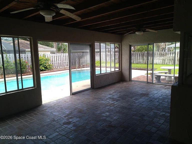 530 Rio Ln — Photo 19