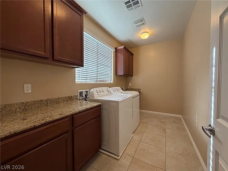 6176 Jennings Cove Ct — Photo 32