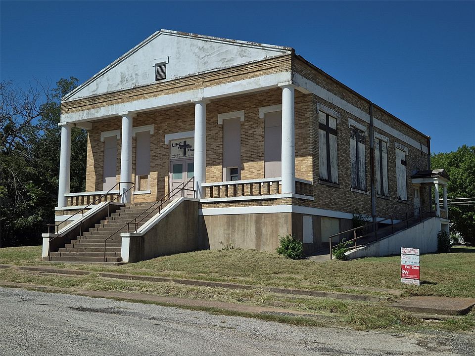 1st image of 506 Sanders St