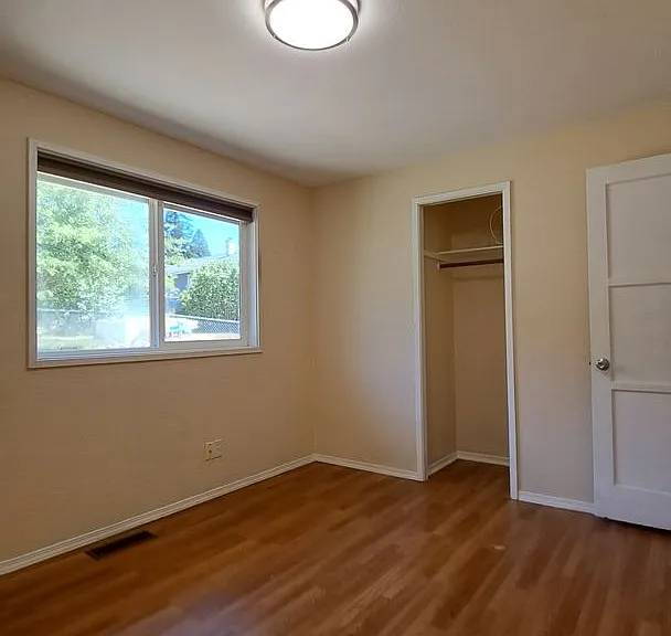 3259 Wright Ave — Photo 13