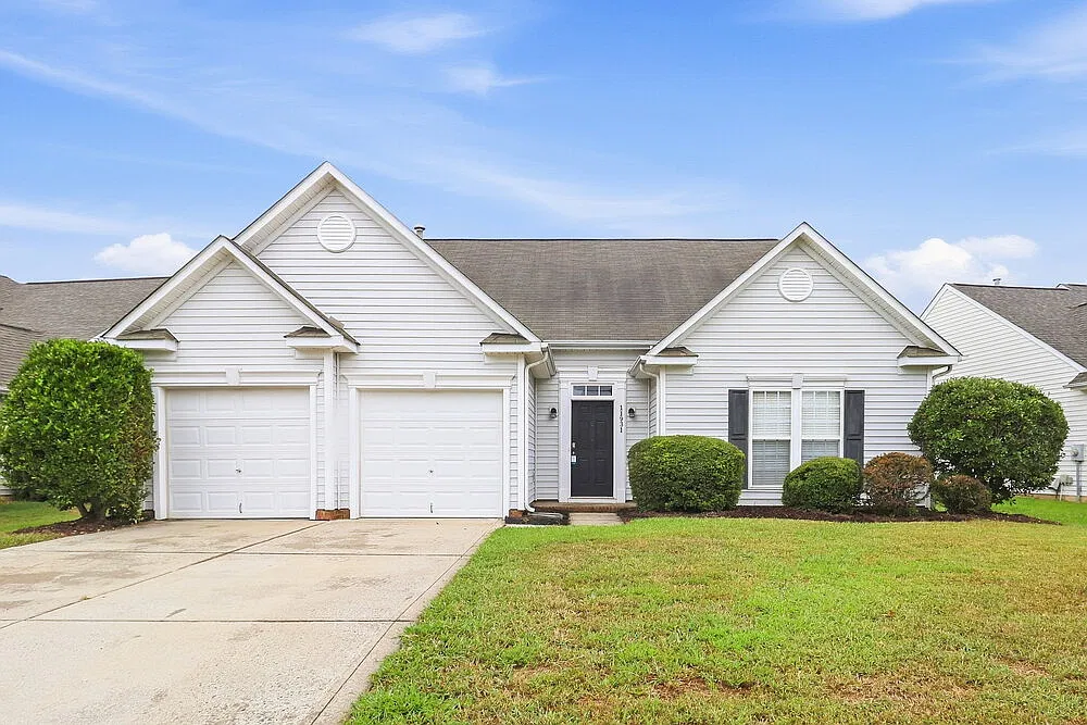 3 bed, 2.0 bath, 1592 sqft, $1,950 — Photo 1