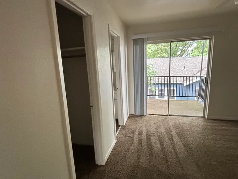 322 S Waco St #13 — Photo 5