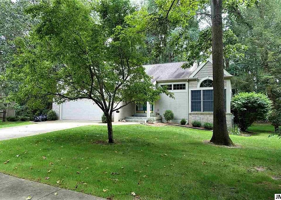 1st image of 2140 Lake Wood Dr
