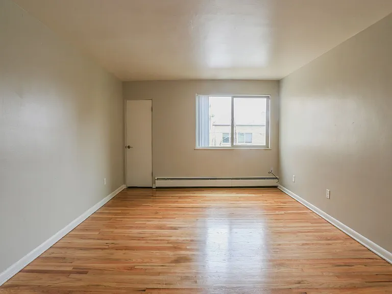 Jersey Apartments — Photo 5