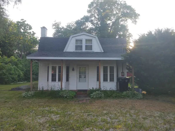 56881 Mayflower Rd, South Bend, IN 46619