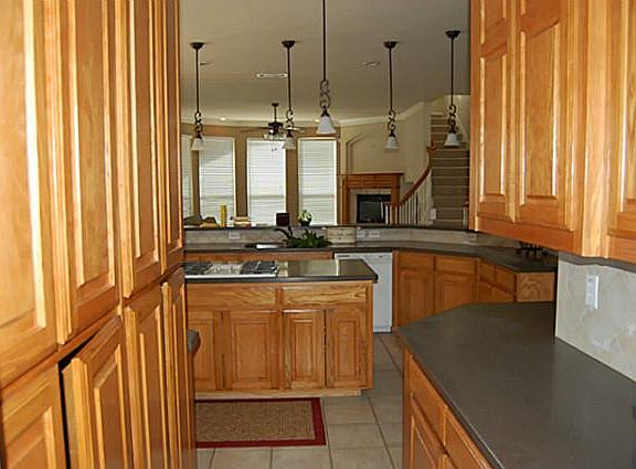 3rd image of 8705 Cherry Lee Ln