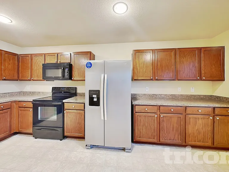 1248 Collett St — Photo 5