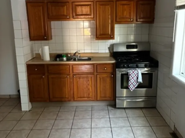 1633 Superior St #2, Muskegon, MI 49442