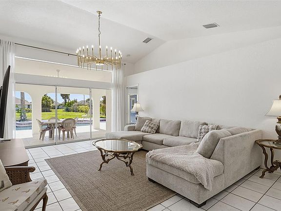 5th image of 275 ROTONDA BOULEVARD N