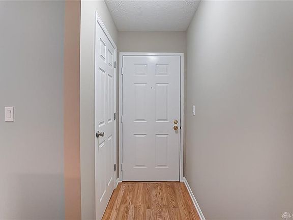 2nd image of 6641 Hedington Sq APT 4