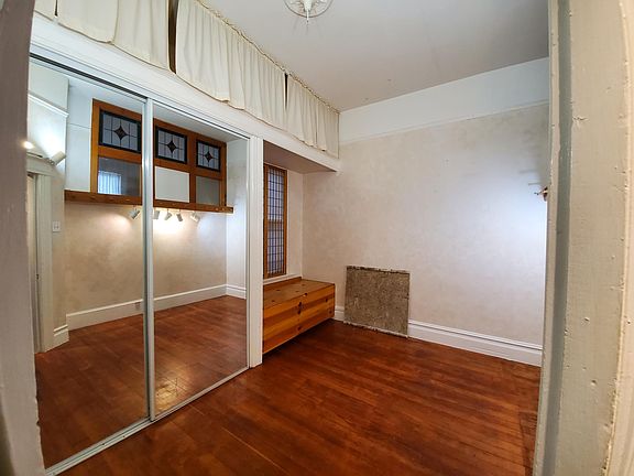 2nd image of 2027 Powell St