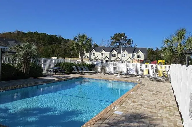 4150 Horseshoe Rd N — Photo 2