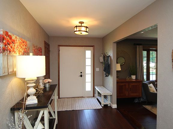 3rd image of 243 Whispering Oaks Dr